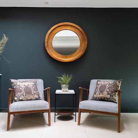 The Heart Of Shepherds Bush - Modern 2Bdr Apartment With Garden 伦敦 外观 照片