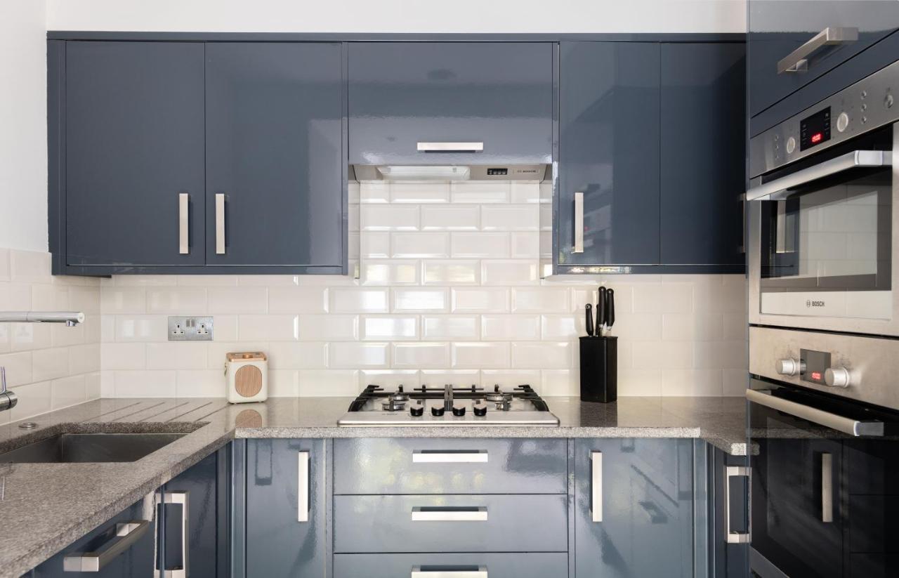 The Heart Of Shepherds Bush - Modern 2Bdr Apartment With Garden 伦敦 外观 照片
